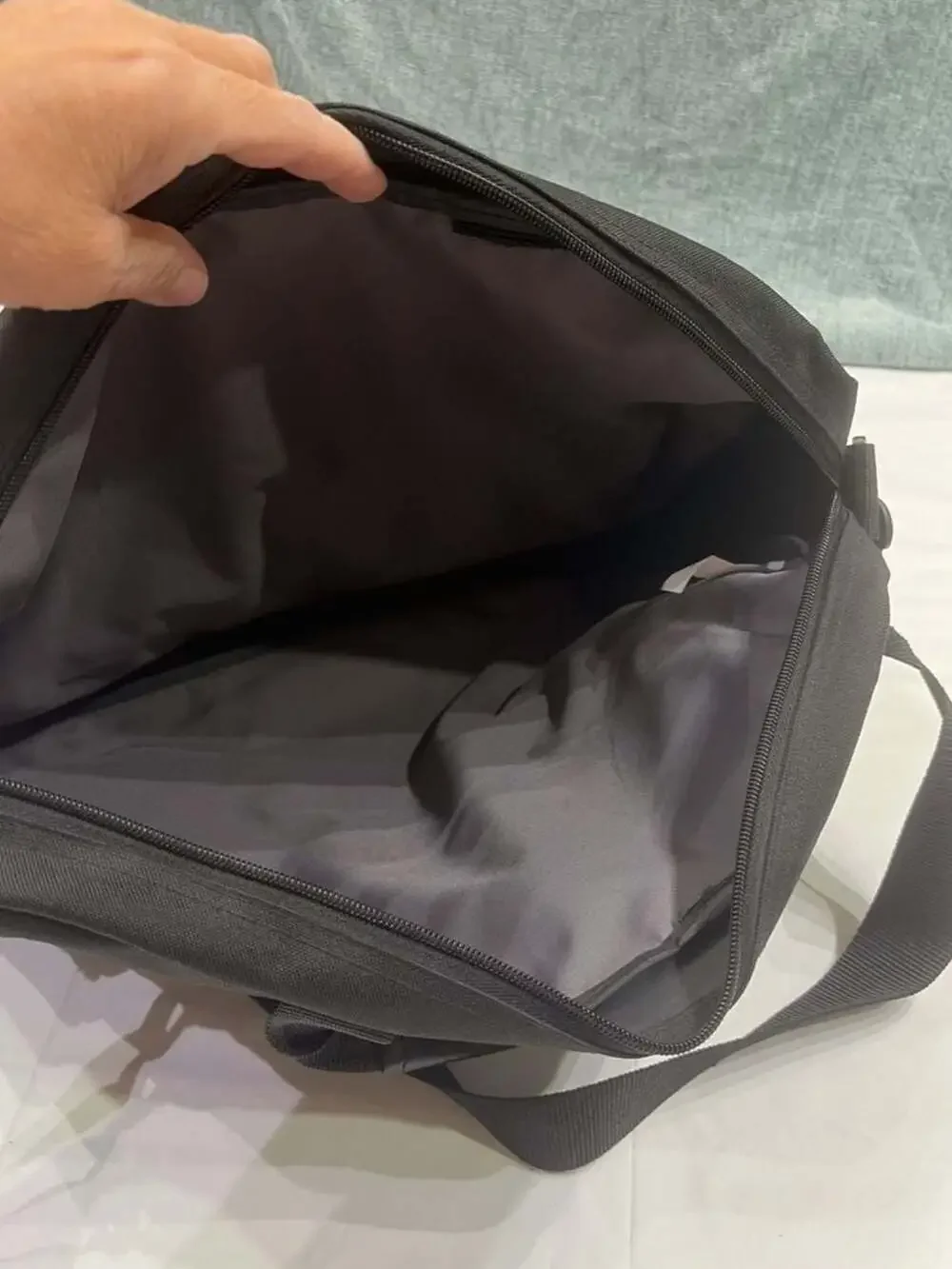 Leed's Rene Kunz First American Eagle Logo Messenger Briefcase Bag